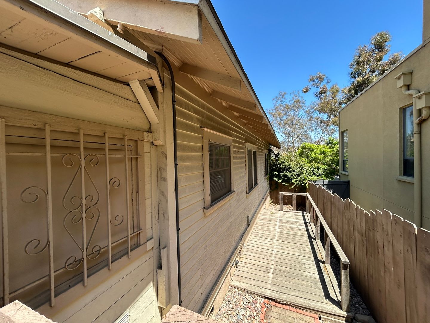 Detached Cottage in Cortez Hills! – photo 3