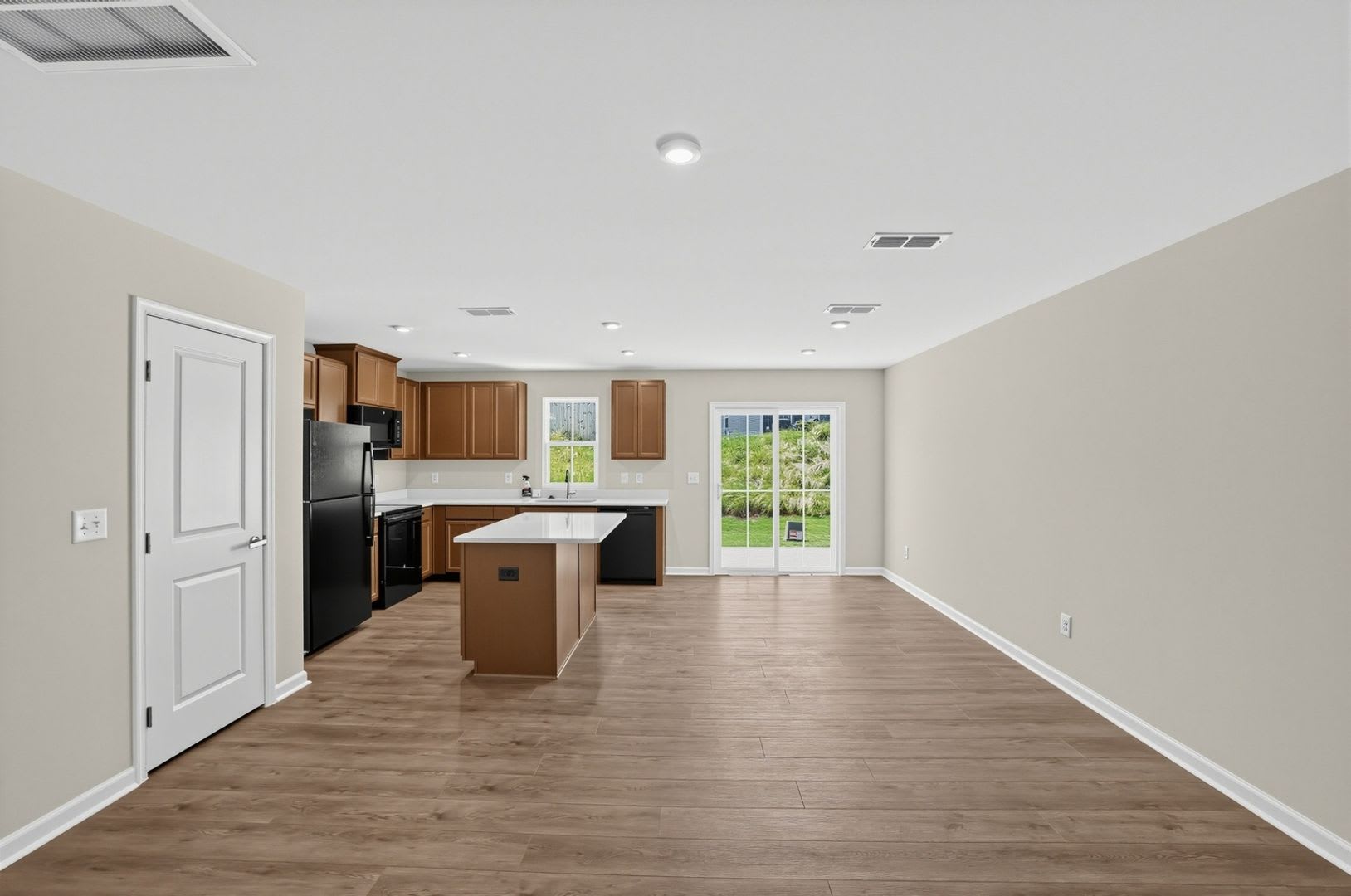 Charming 3BR Townhome in Lyman – photo 4