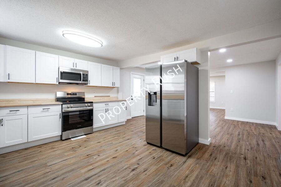 8229 Patterson Road – photo 3