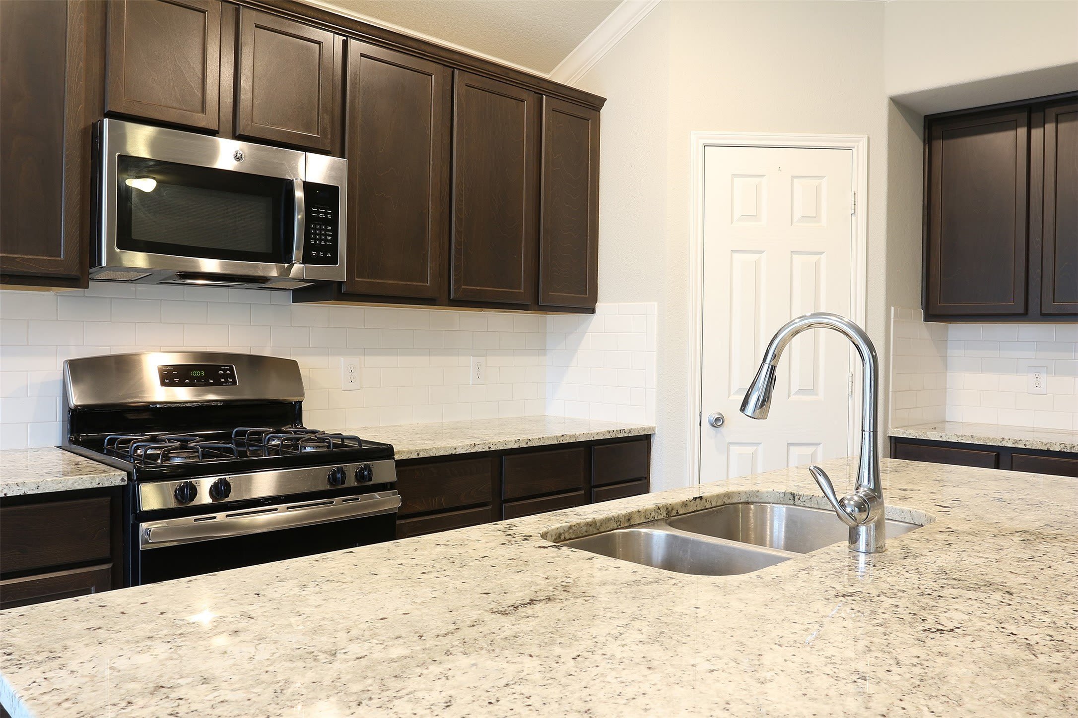 1108 Kingston Court – photo 4