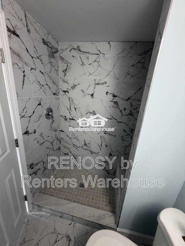 2033 N Fulton Ave – photo 4