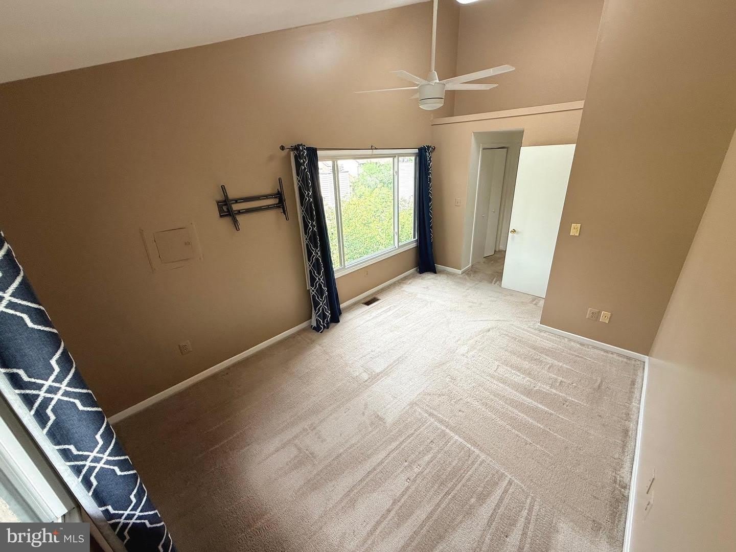 9802 HELLINGLY PL #109 – photo 5