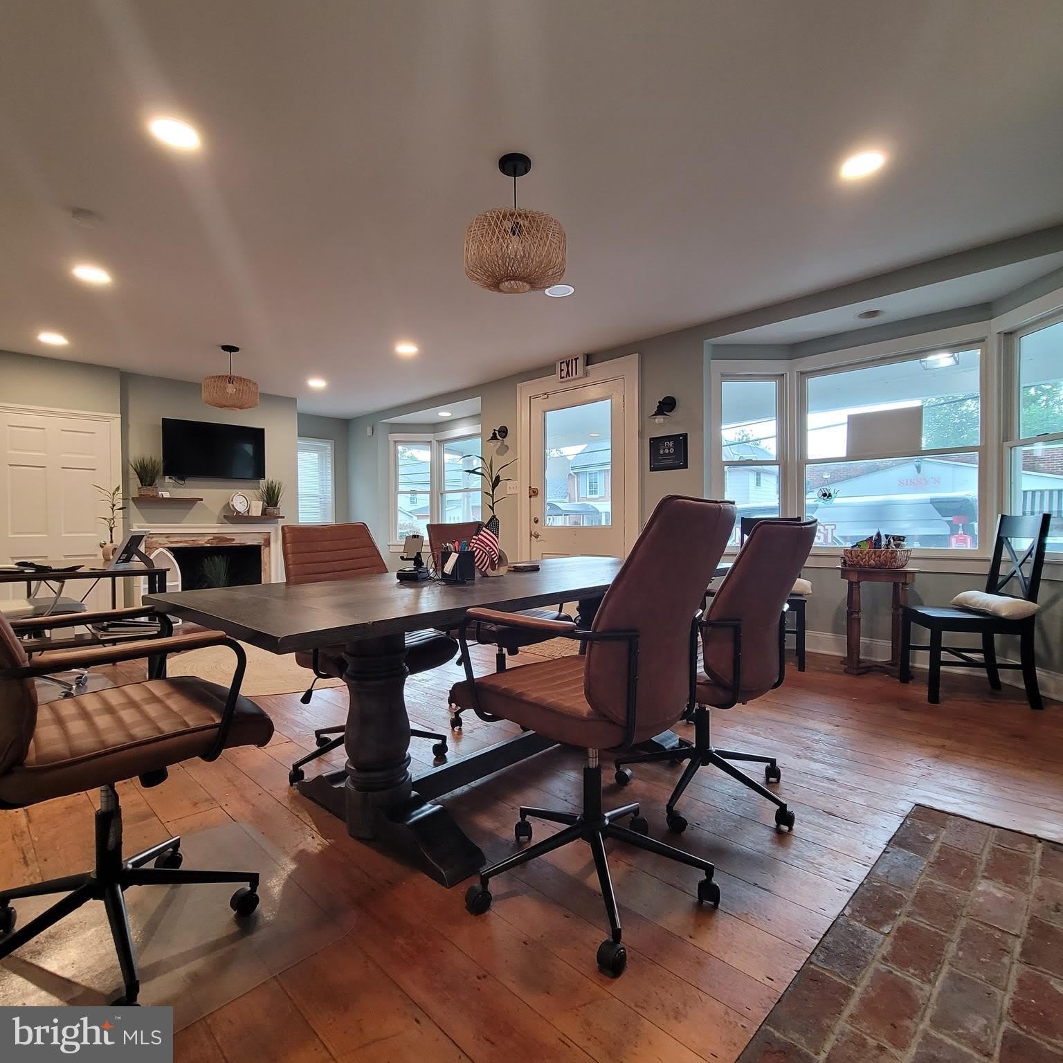 120 S MAIN ST – photo 4