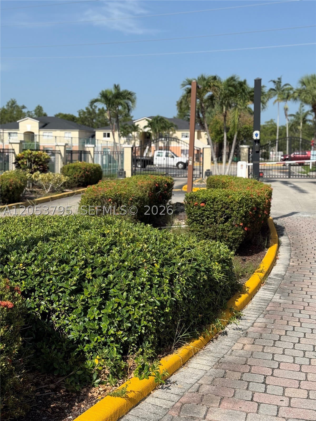 3600 N 56Th Ave – photo 4