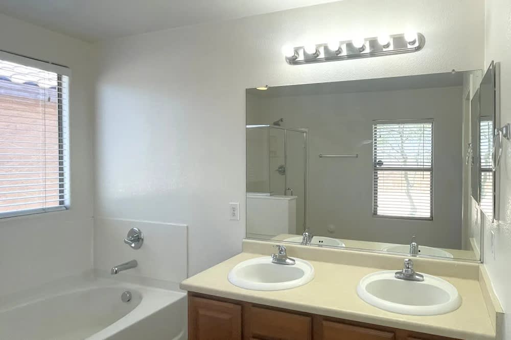7811 S 63Rd Dr – photo 5
