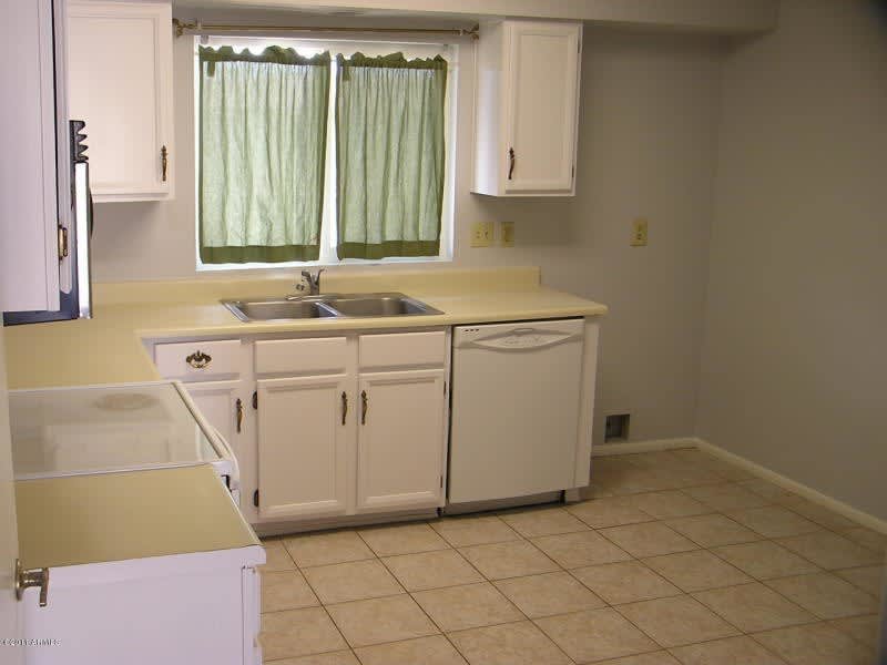 HOA Free, 3 Bed with Desert Landscaping and RV Gate! – photo 4