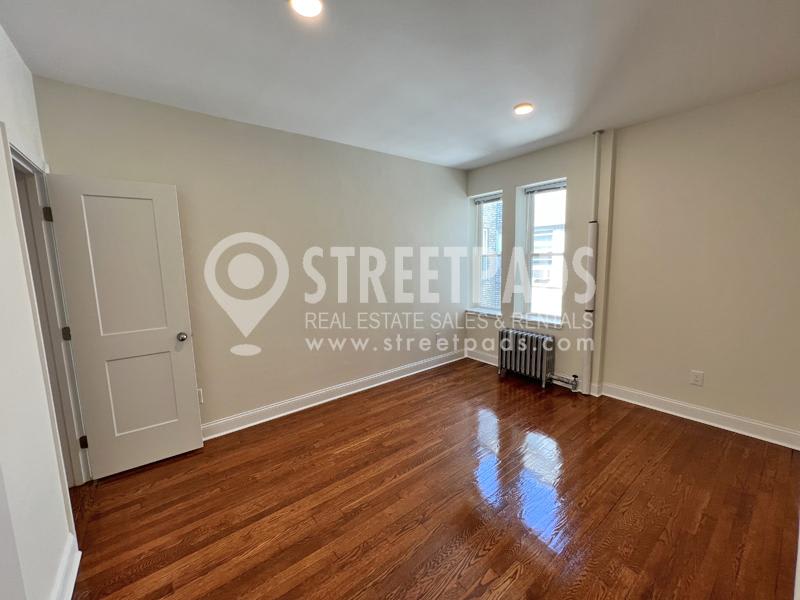123 Sutherland Rd – photo 4