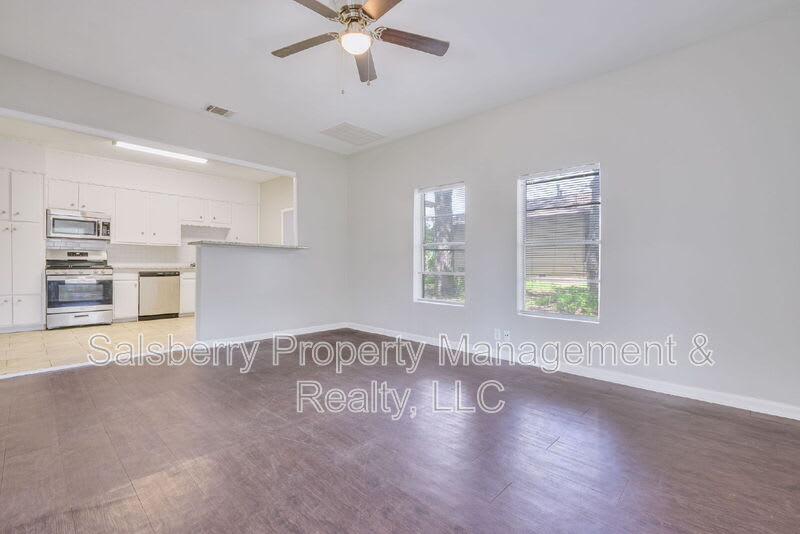 107 Windsor Court – photo 5