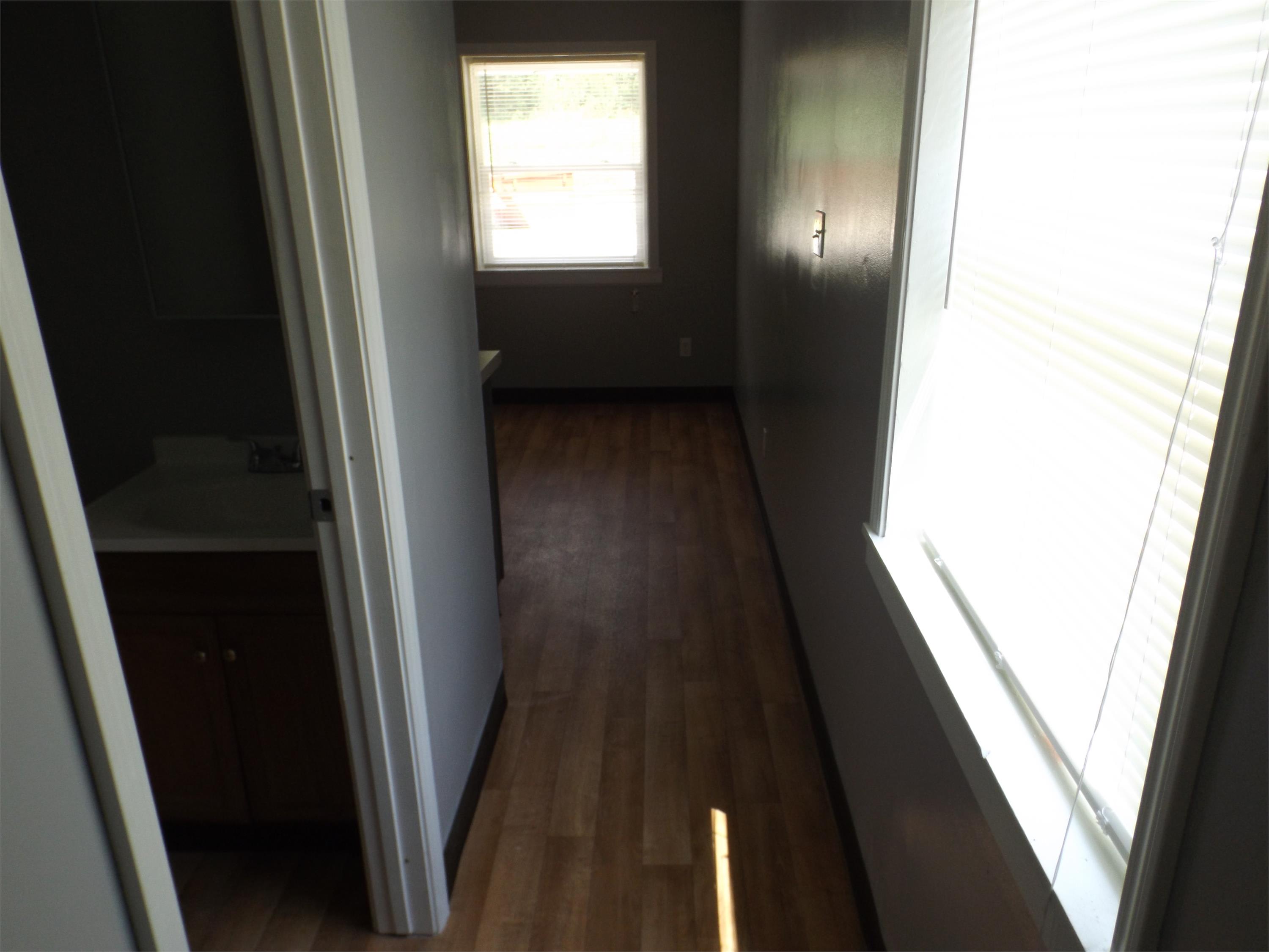 860 N Lincoln St Apt 1 – photo 4