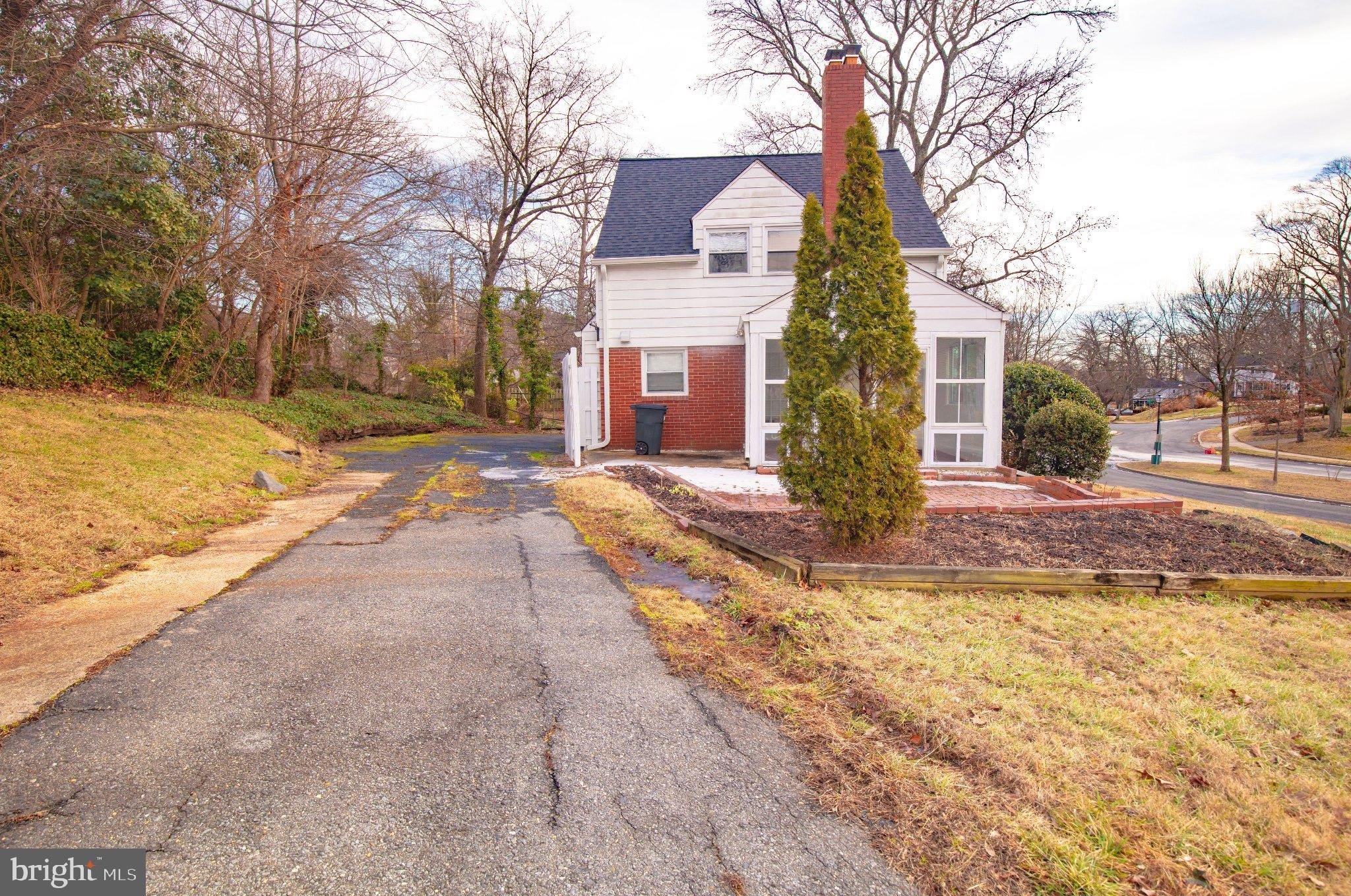 5810 GREENLEAF Road – photo 3