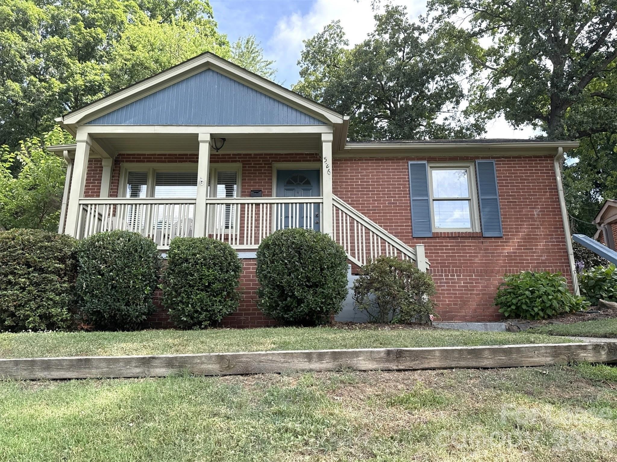 526 W Kingston Avenue – photo 2