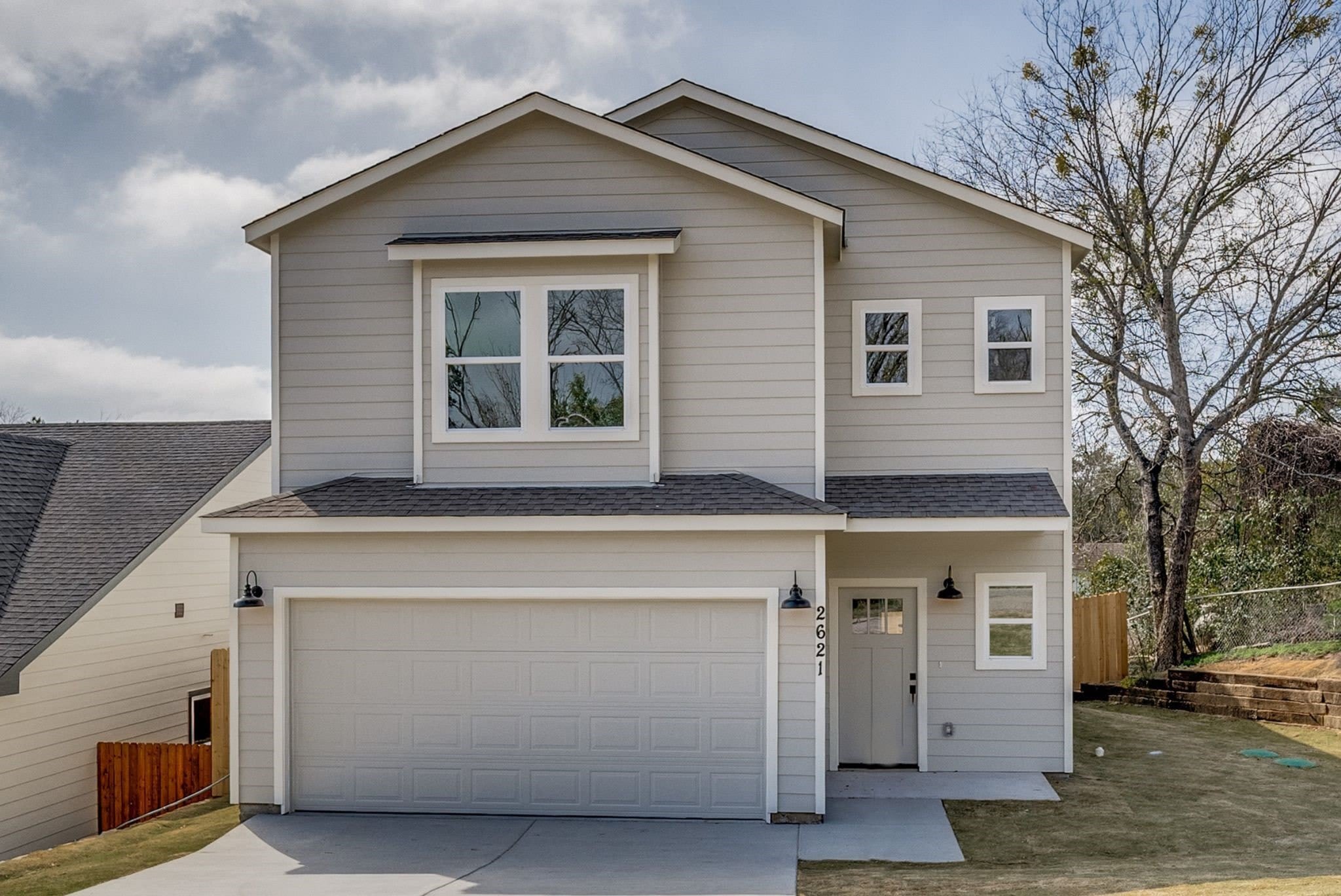 2621 Hillside Drive – photo 1