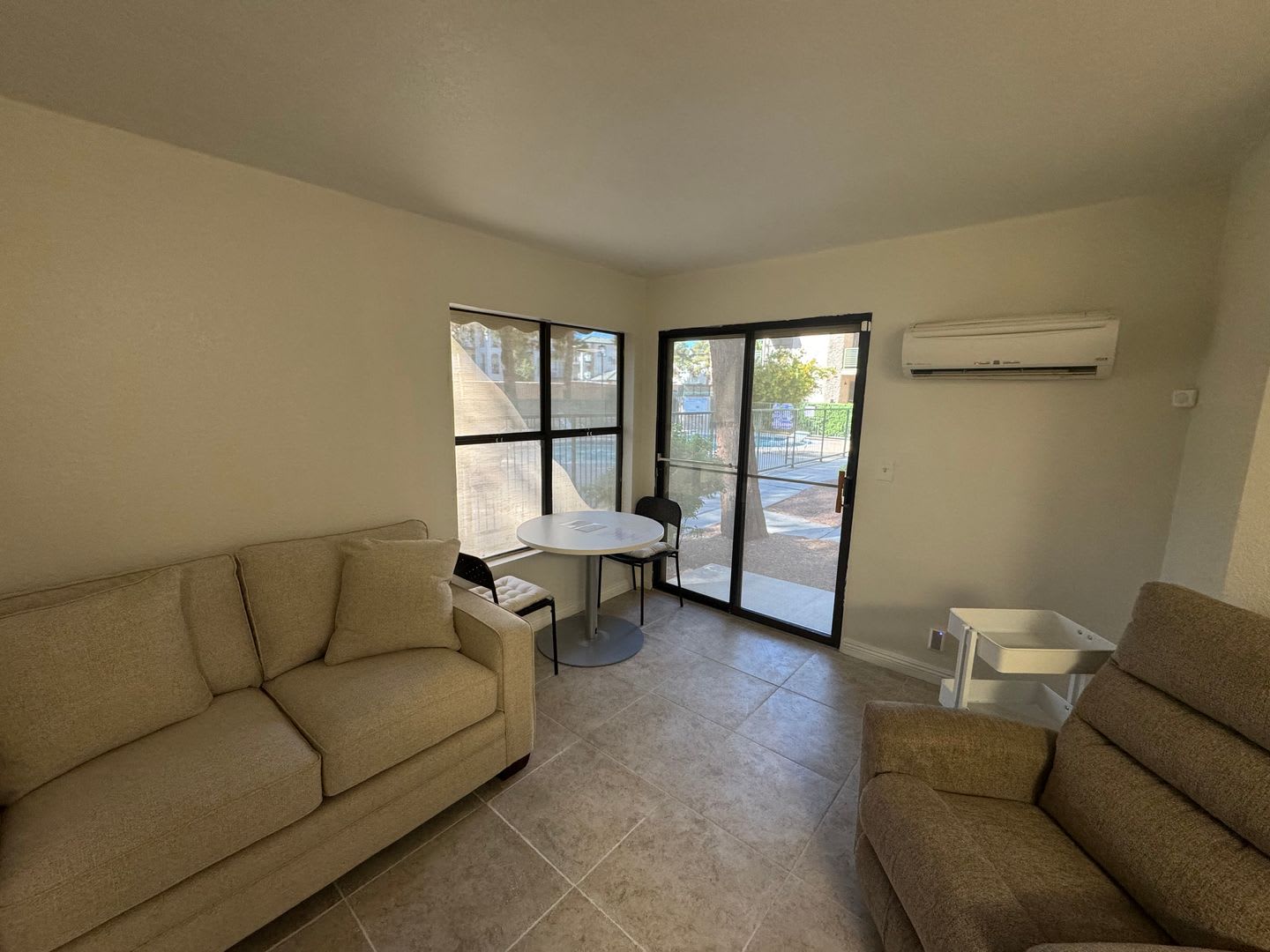 Fully Furnished Ground-Floor Condo with Pool Access! – photo 5