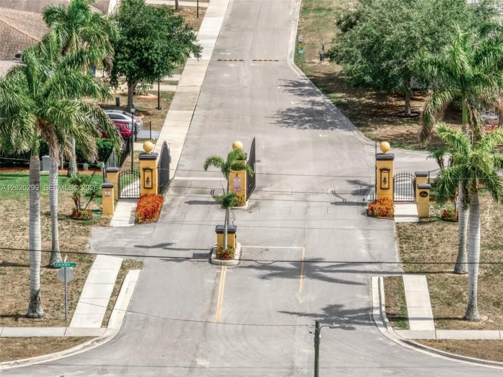 1450 LAS VILLAS Boulevard – photo 2