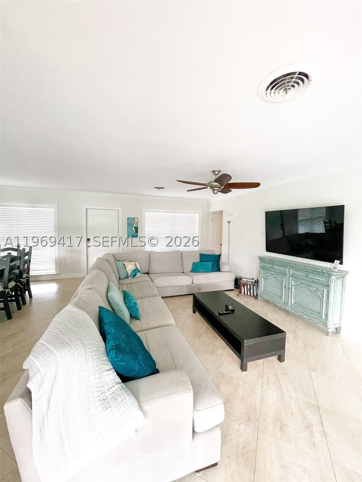 2932 NE 36th St – photo 3