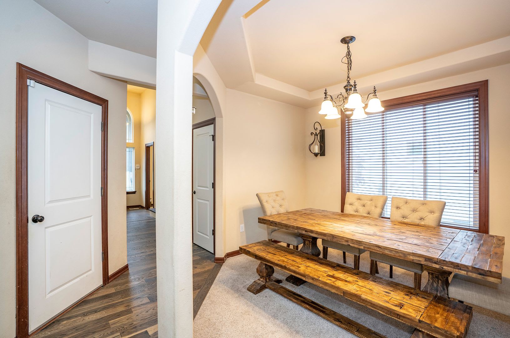 Spacious 4-Bedroom Home in The Oaks with Fenced Yard – photo 5