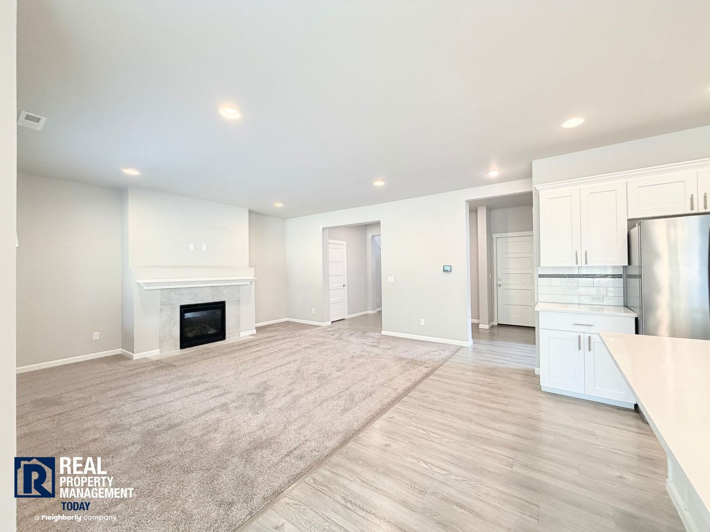 Easy Jblm Commute Like New 4Br Home With 3 Car Garage Bonus Office – photo 3
