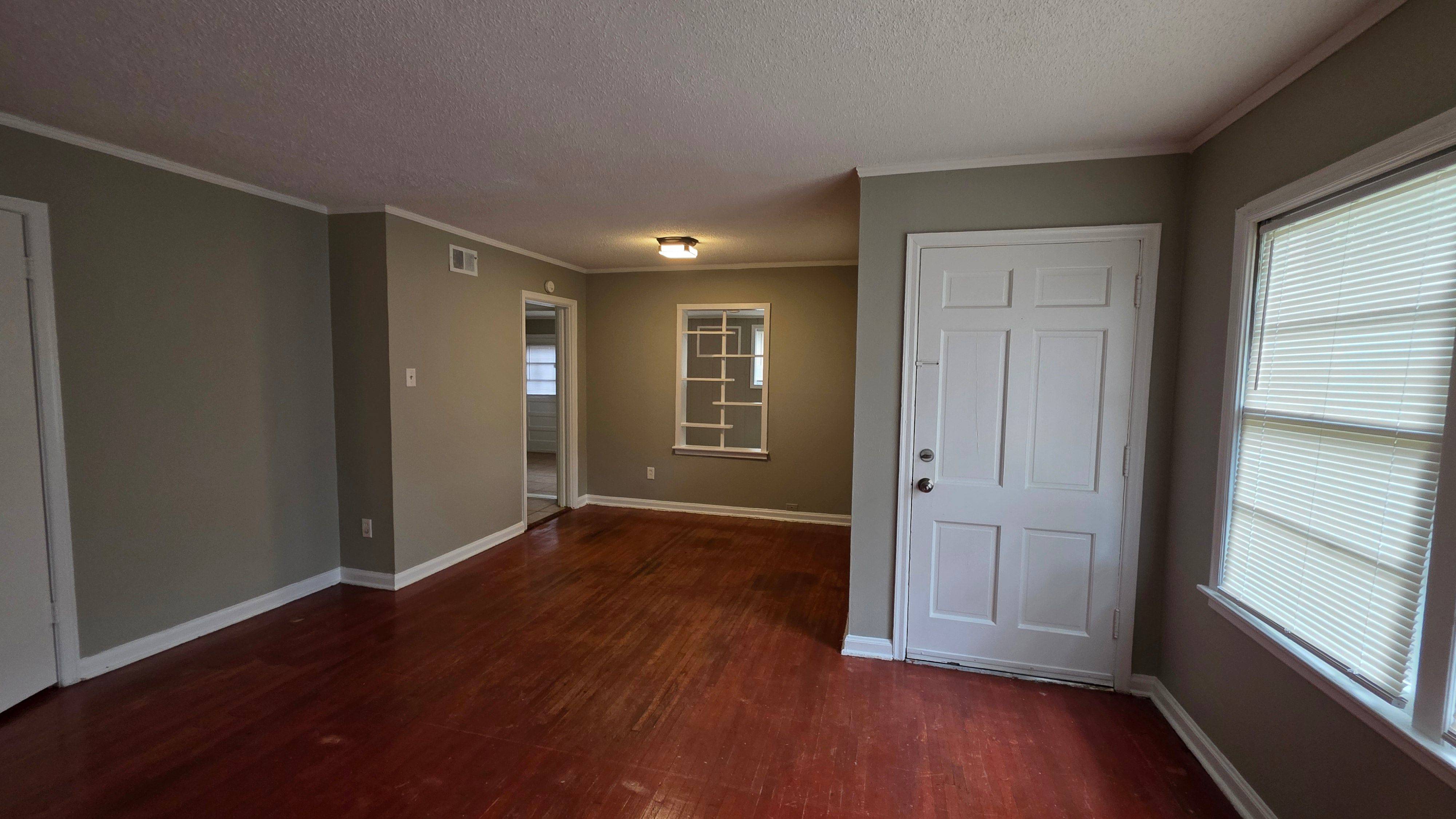 1447 Colonial Rd – photo 3