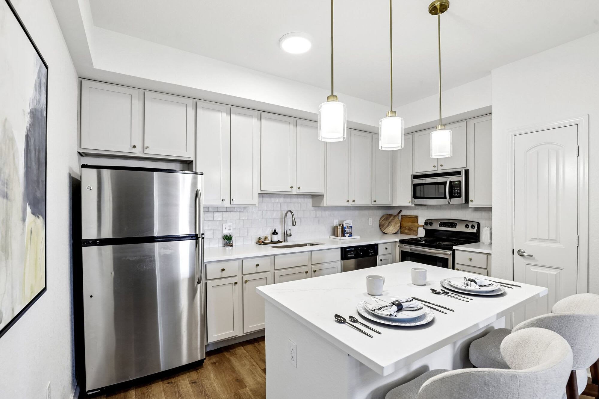 33 West – photo 2