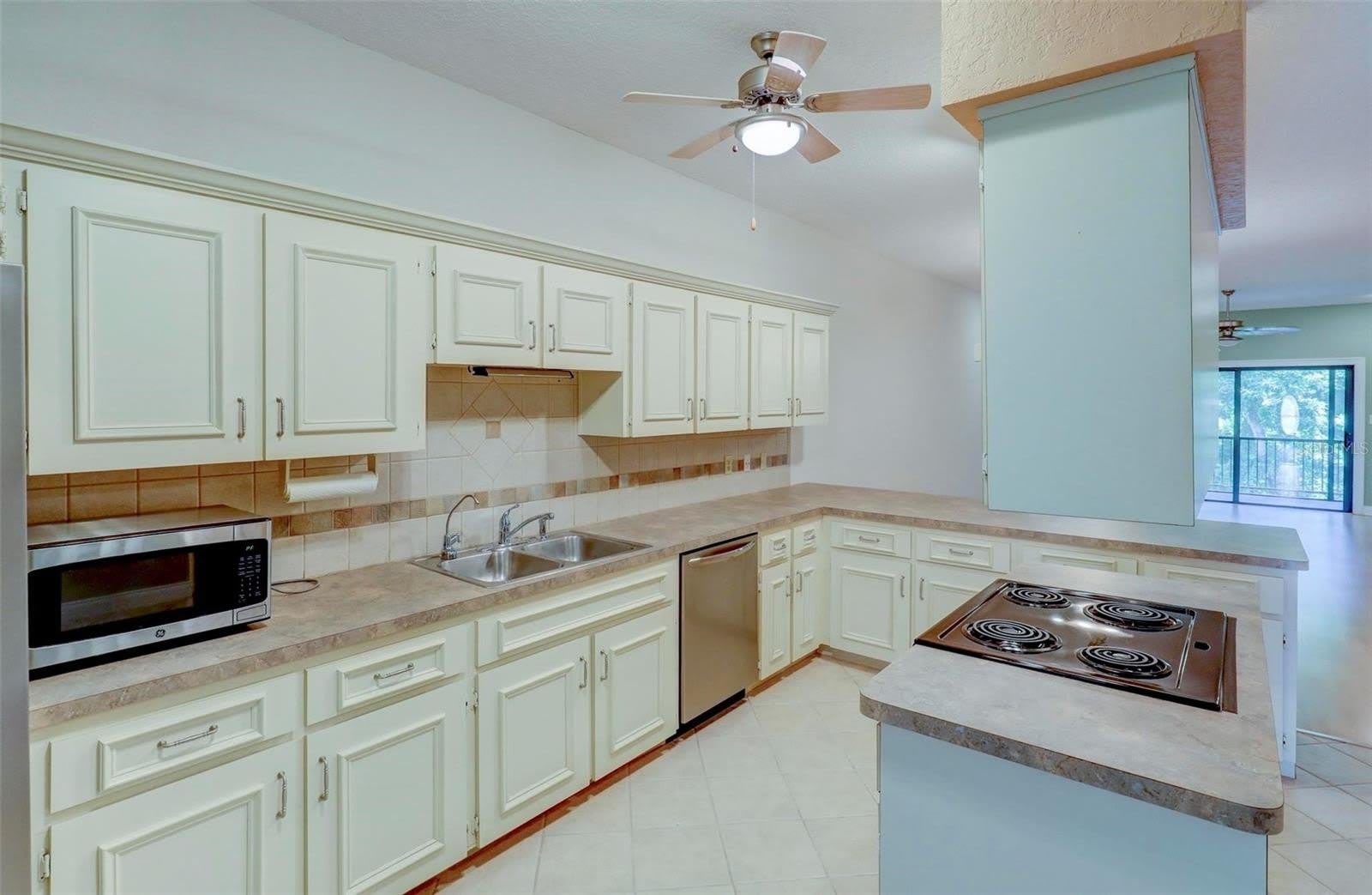 7032 RIVER RUN Boulevard – photo 5