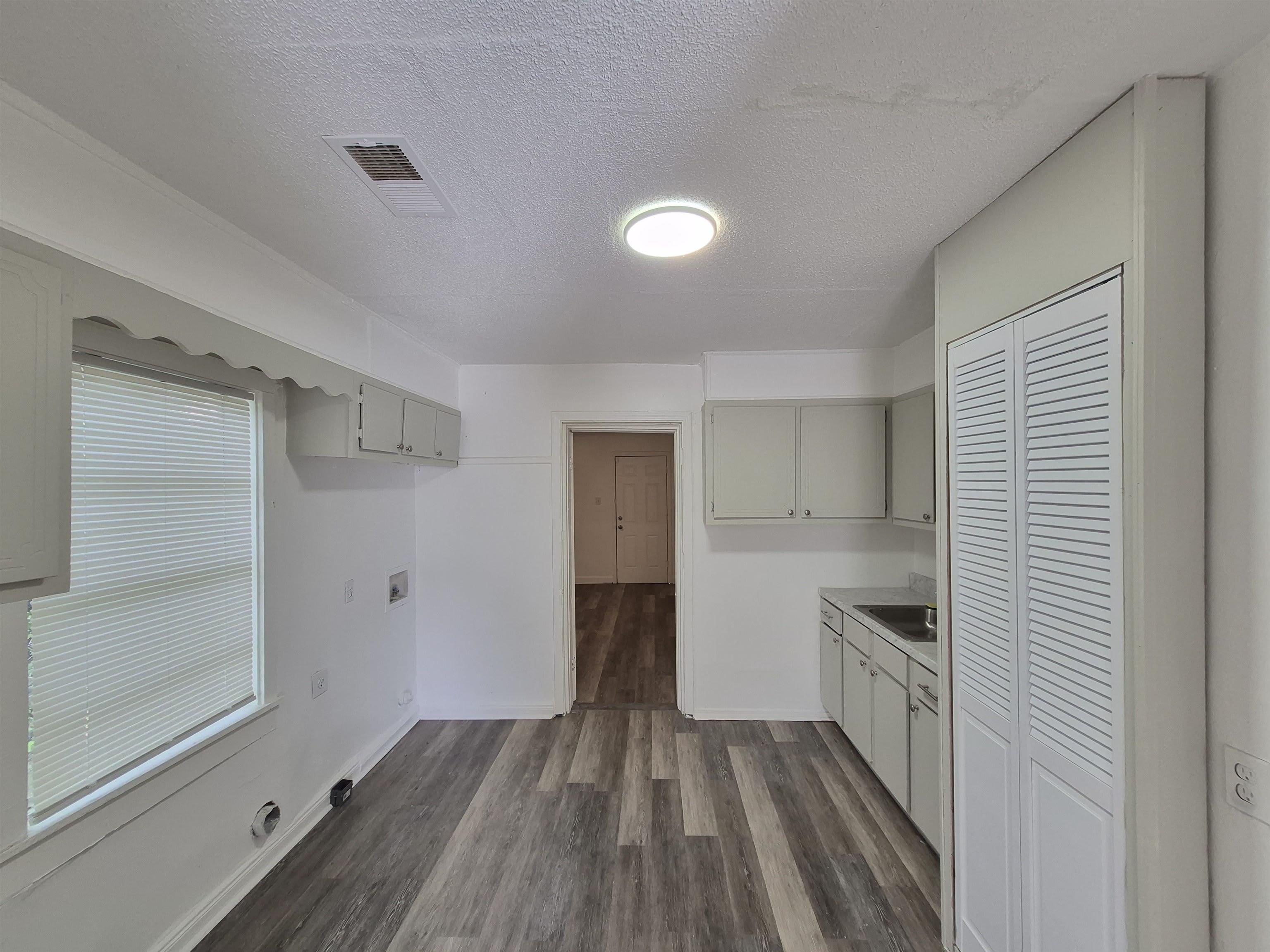 2100 RIVERSIDE Blvd – photo 3