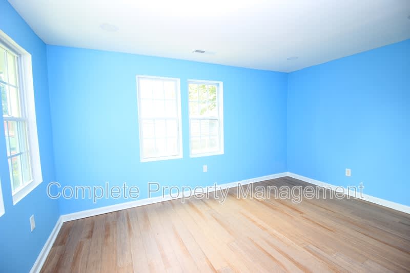 932 Court T – photo 5