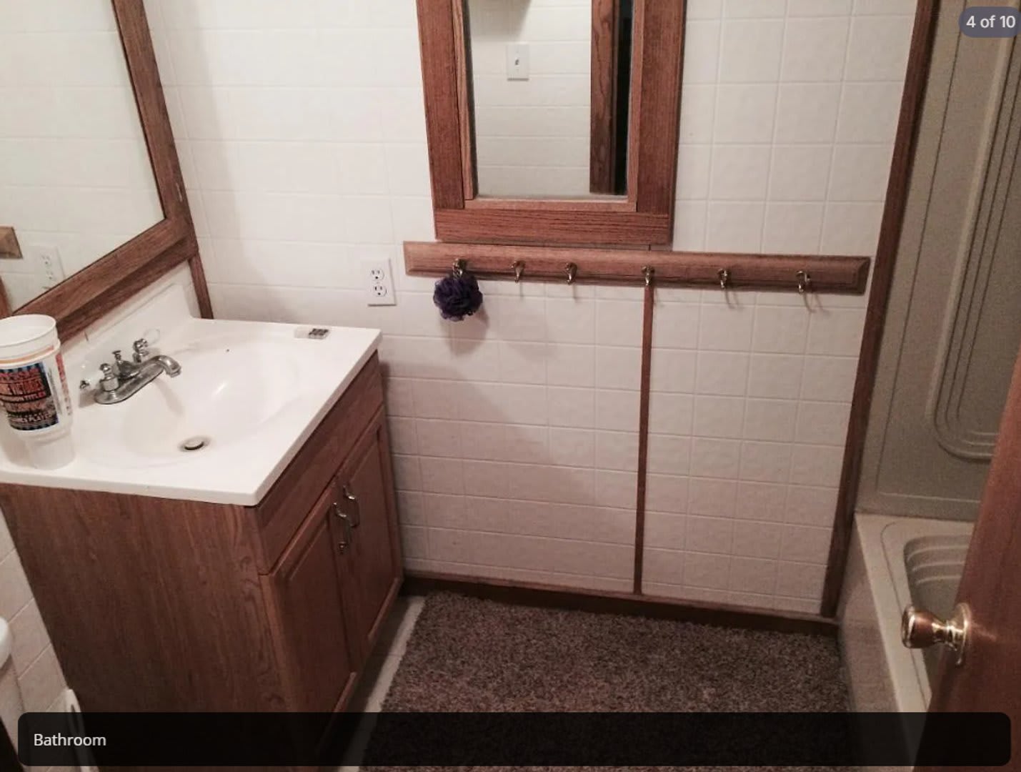 Cozy 2 Bed 1 Bath 1 Car Detached Garage – photo 4