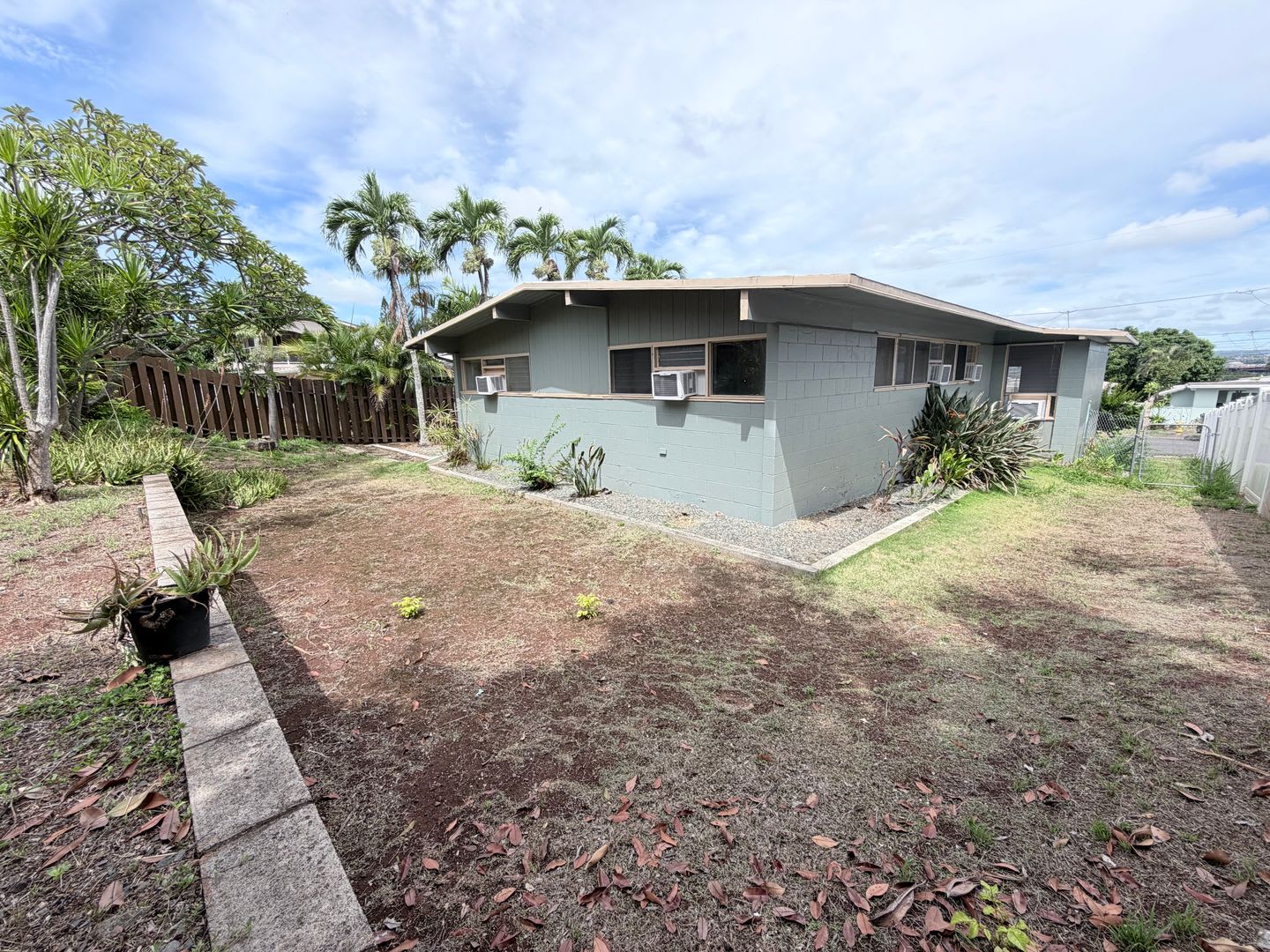[4 Bed 2 Bath] Single Family Home with Spacious Backyard in Desirable Foster Village – photo 5