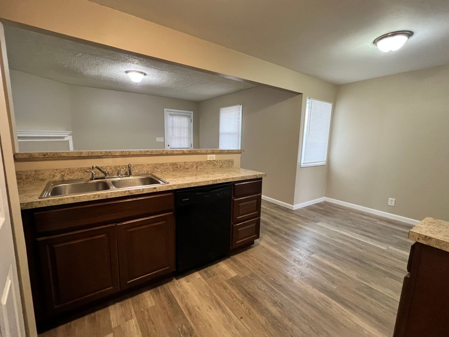 HILLVIEW HOME – photo 4