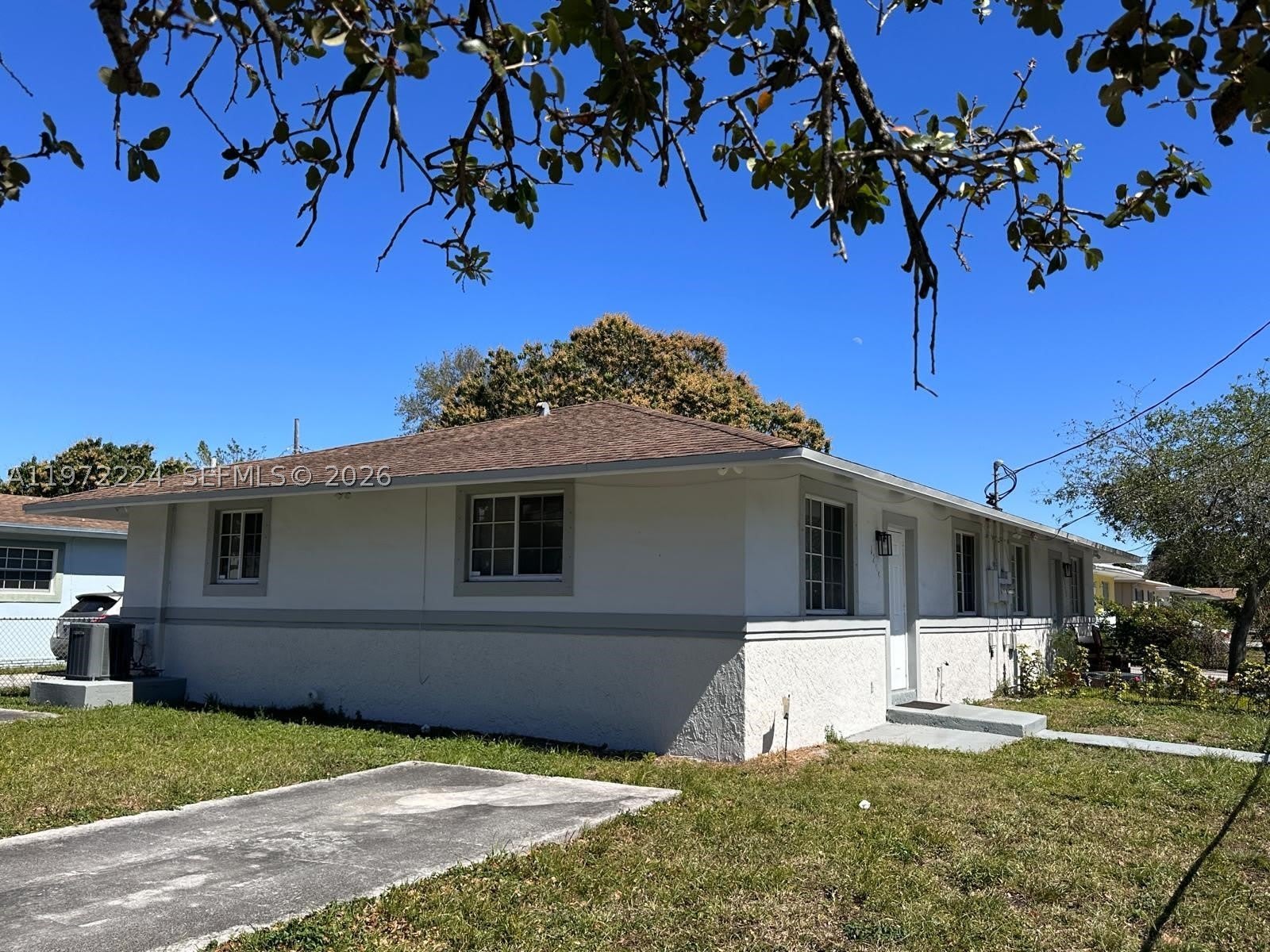 1209 NE 136th Ter – photo 2
