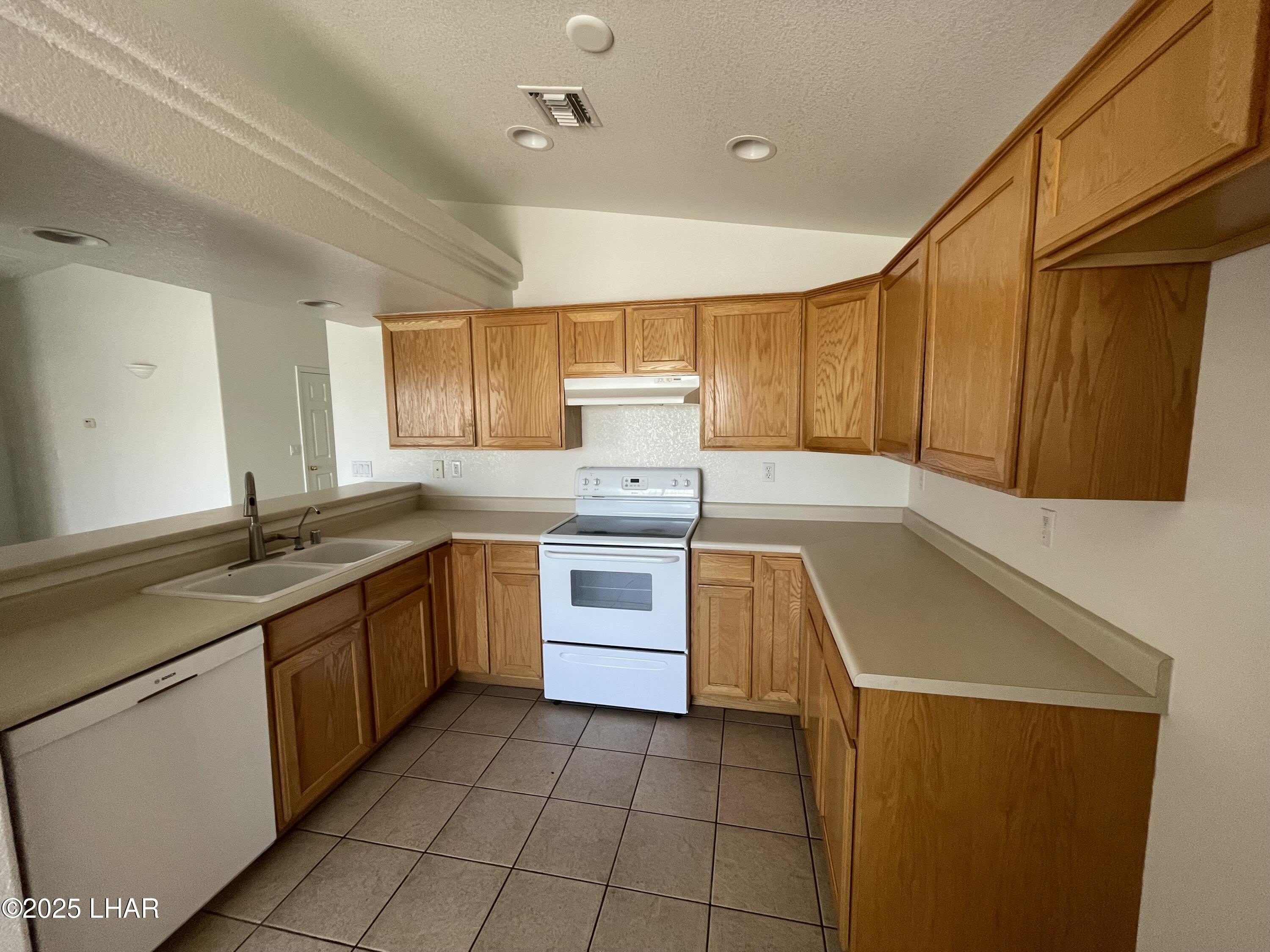 2152 Barranca Dr – photo 2