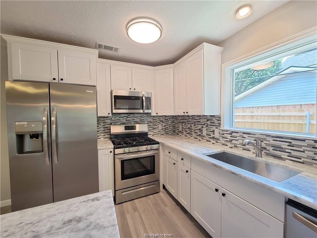 1409 Broadmoor Drive – photo 3