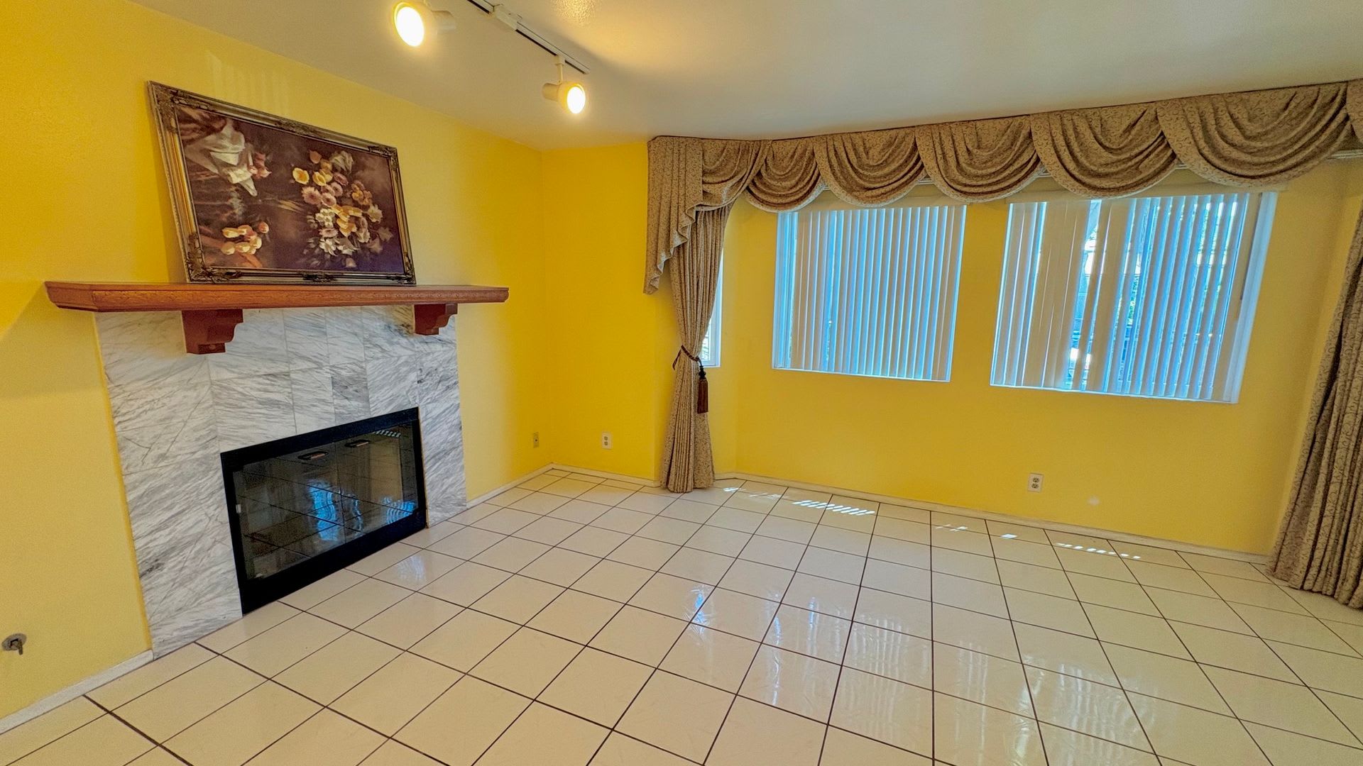Spacious and bright Hawthorne front house – photo 5