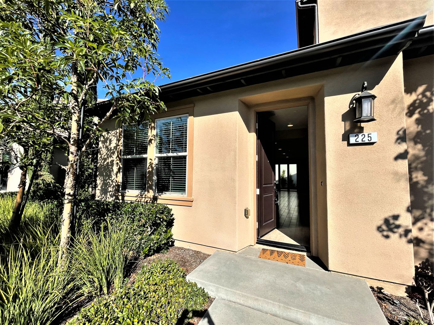 500 Off First Month Spacious 4 Bedroom 3 Bath Condo In Irvine – photo 2