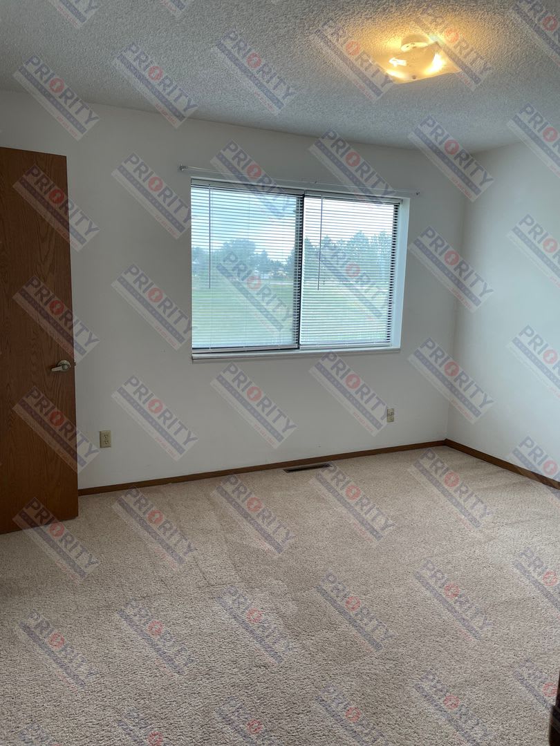 2 bedroom, 1.5 bath townhome with a 1 car garage – photo 5