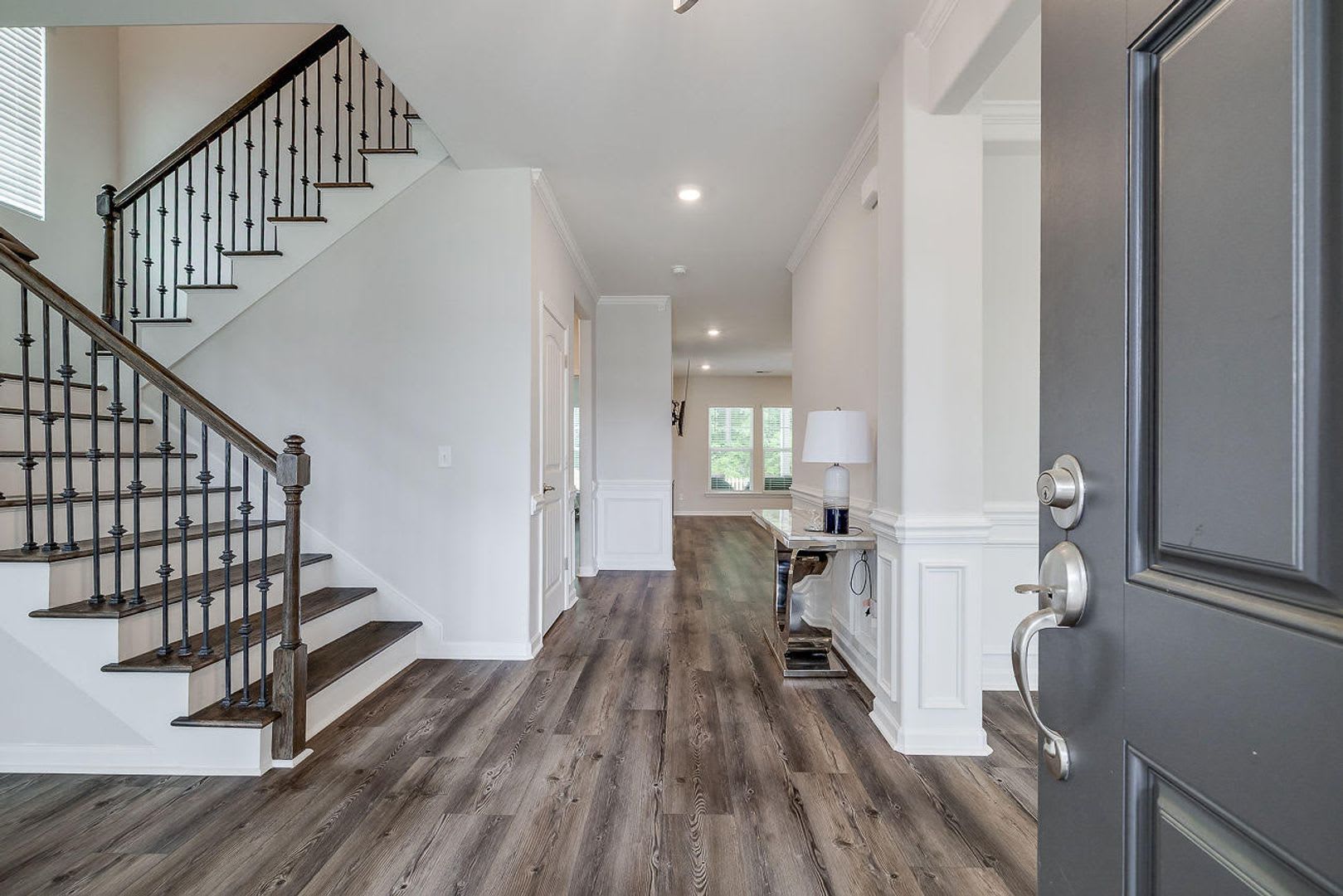 Elegant Savannah Living – 5BR Home with Spacious Primary Suite & Dual Living Spaces – photo 5