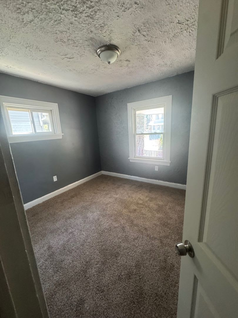 11115 Notre Dame Ave – photo 4