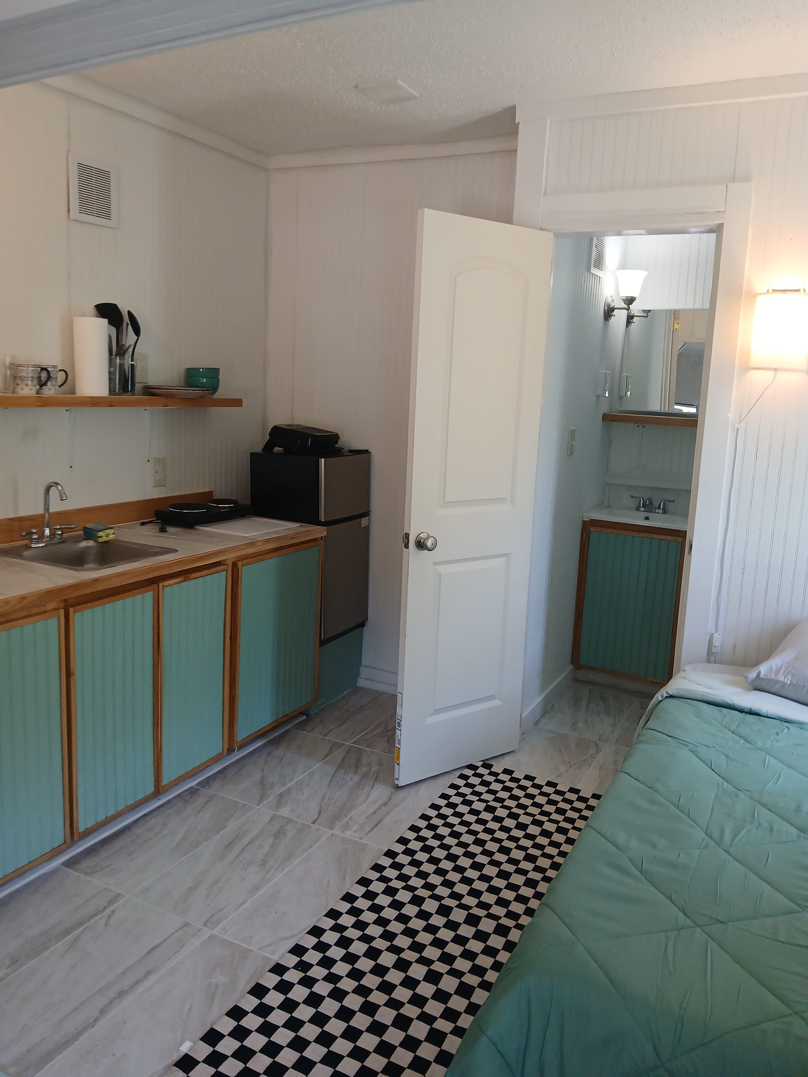 1208 Alba St – photo 2