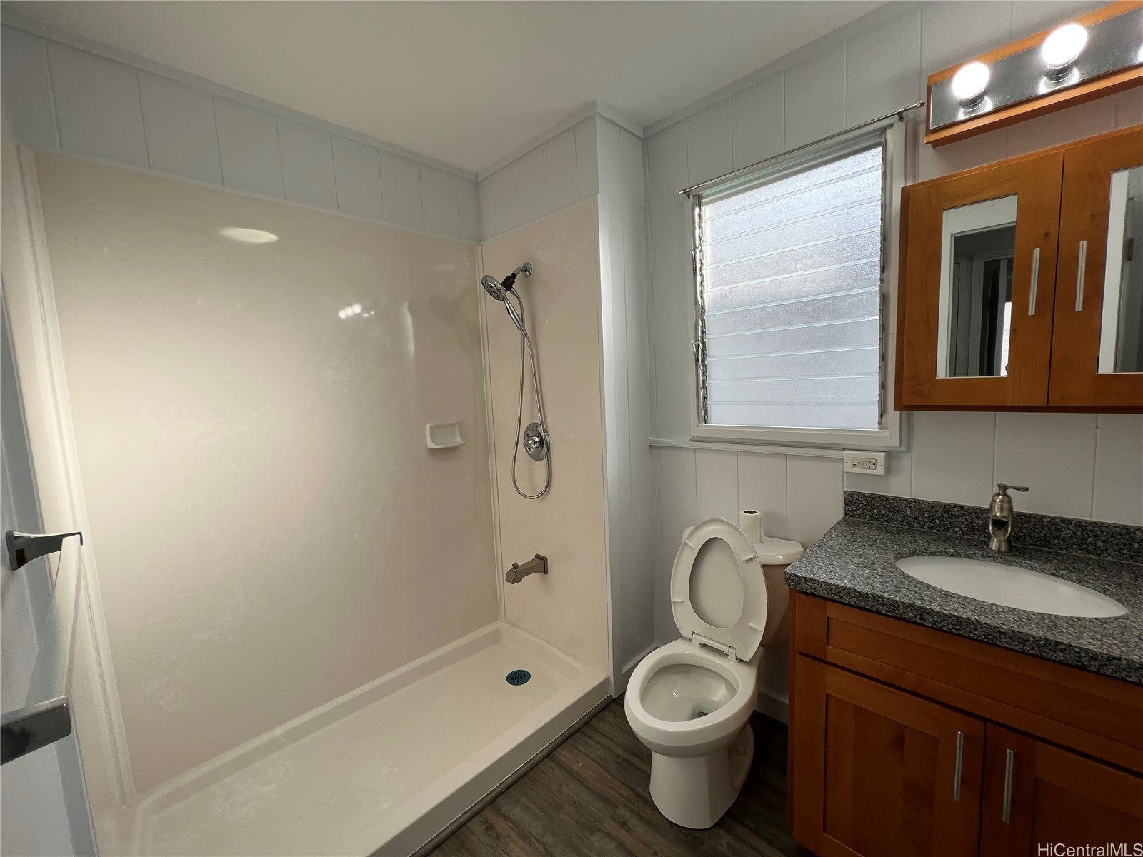 3046 Harding Avenue – photo 5