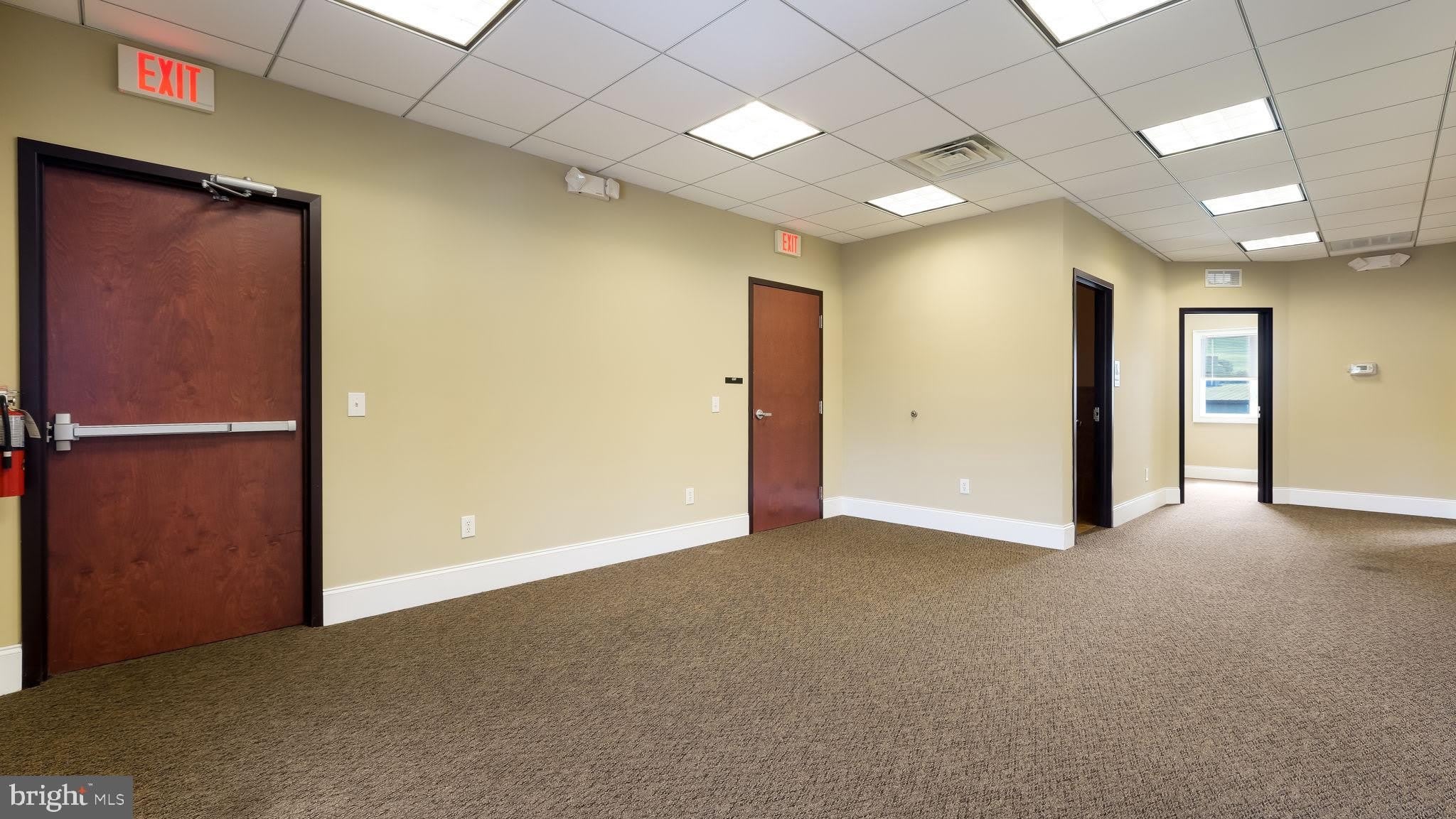 74 SPRING LAKE Drive – photo 5