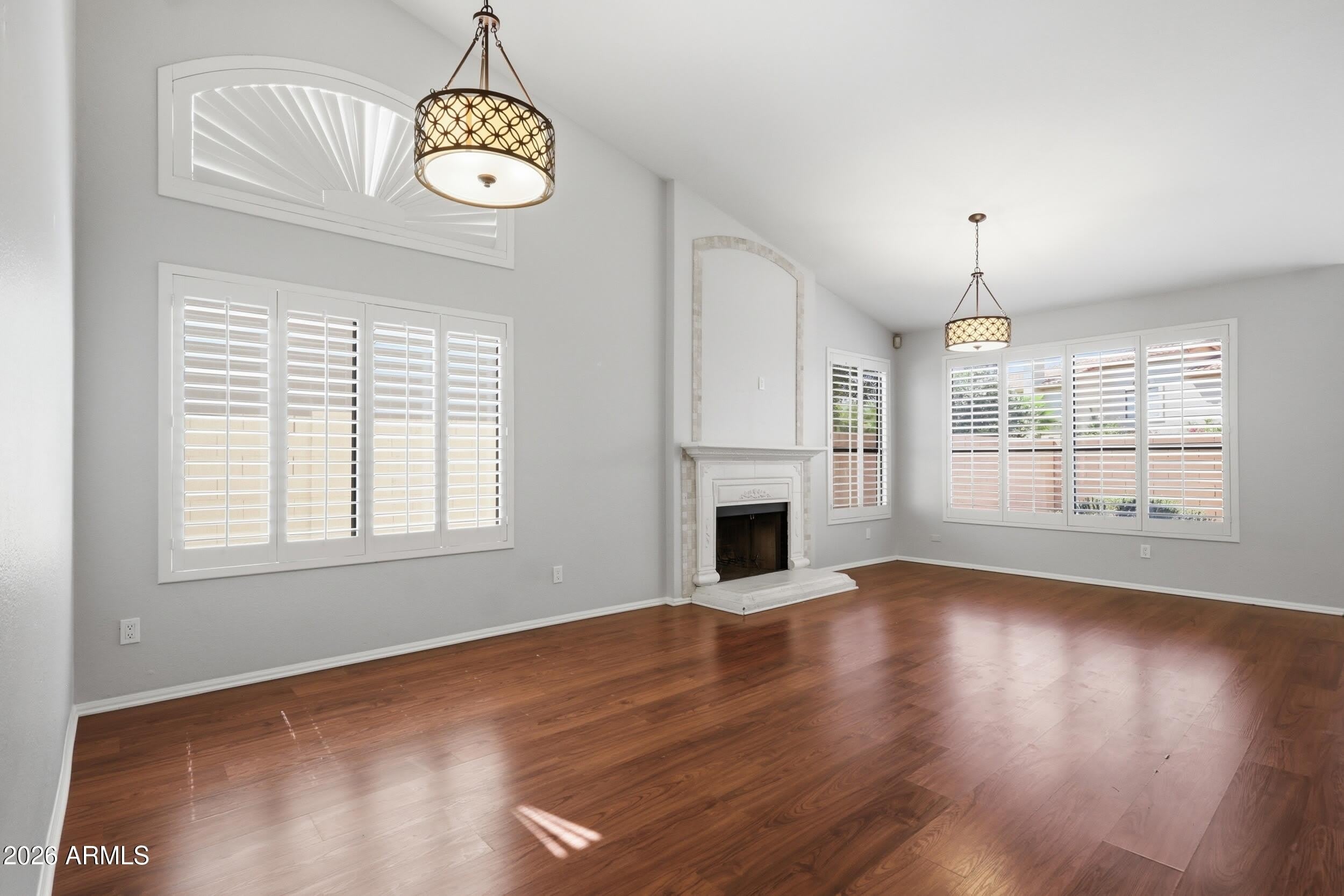 225 W VERA Lane – photo 3