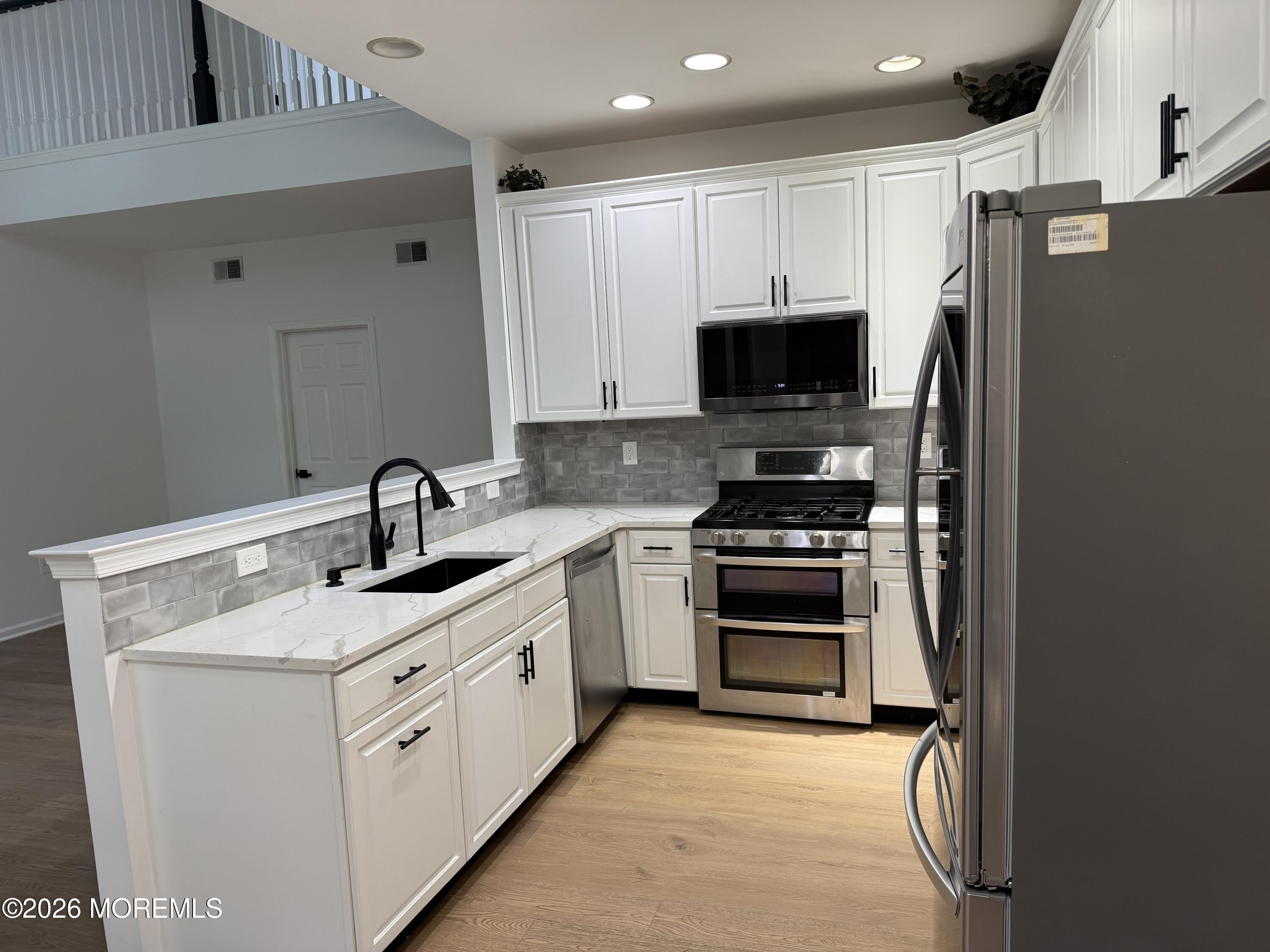 33 Brownstone Road – photo 4