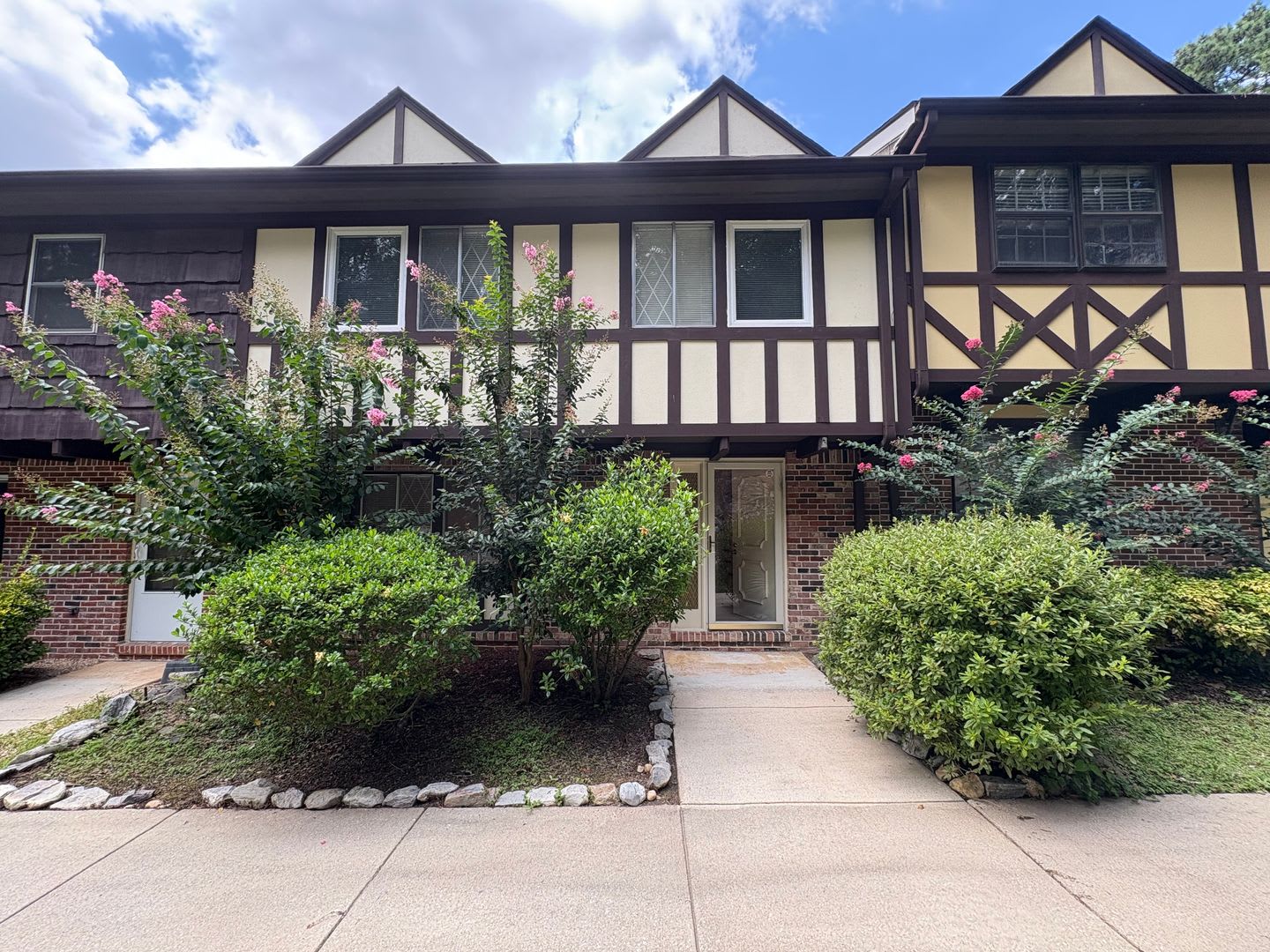 Four Bedroom Townhome Available Now – photo 1