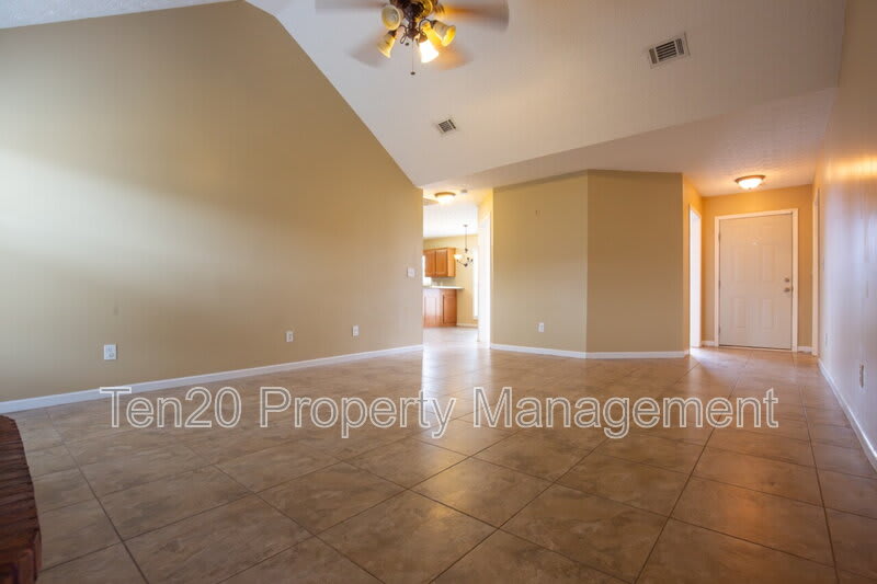 25 Kalin Street – photo 5