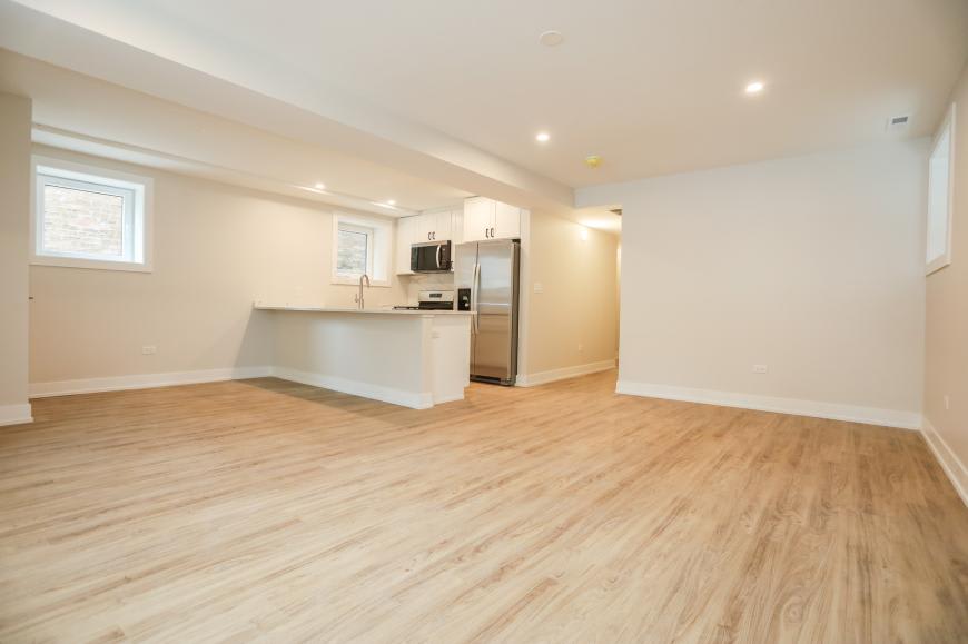 2230 West Wilson Ave – photo 4
