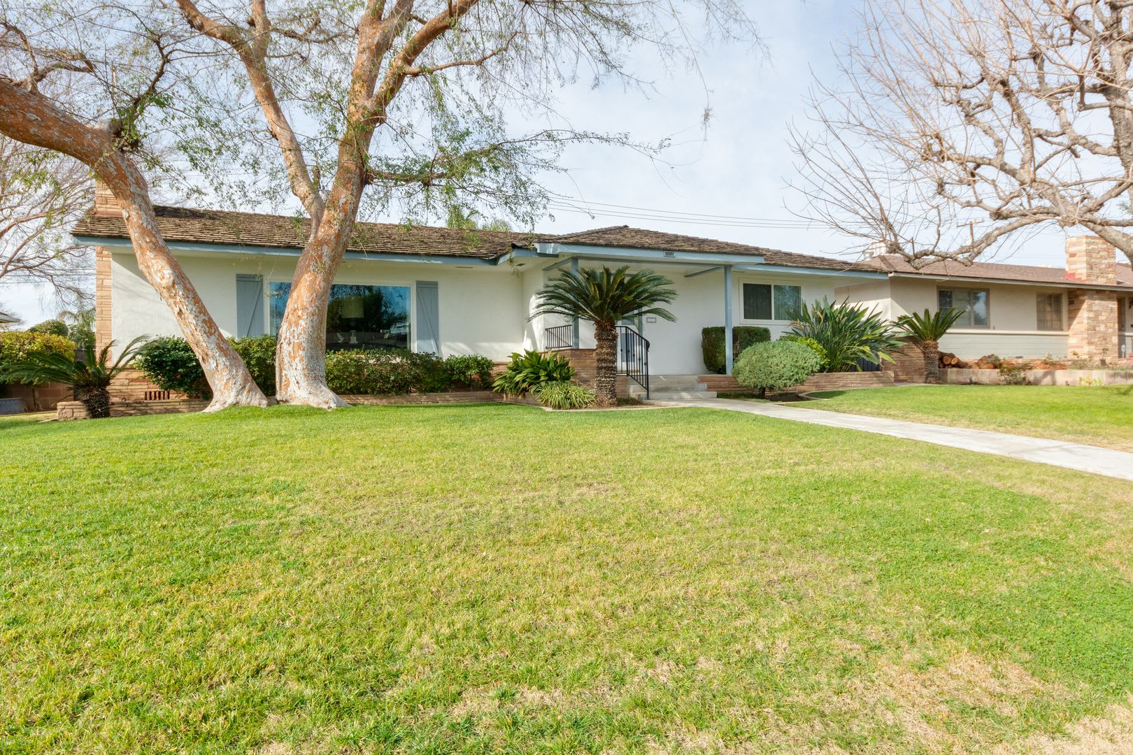 Spacious 3 Bedroom Home with Oversized Family Room & Covered Outdoor Living! – photo 3