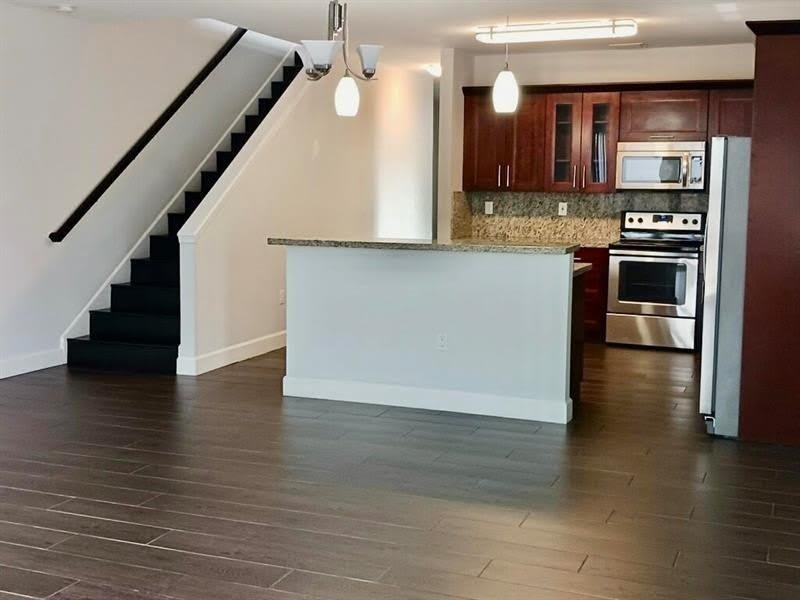 323 SW 11TH Street – photo 3