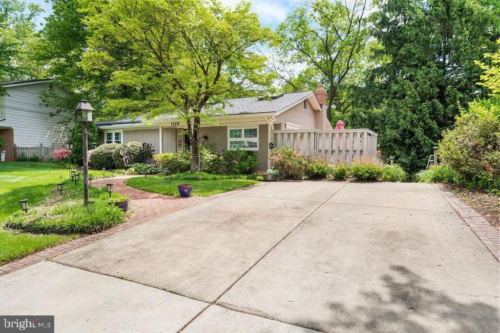 1329 Gresham Road – photo 5