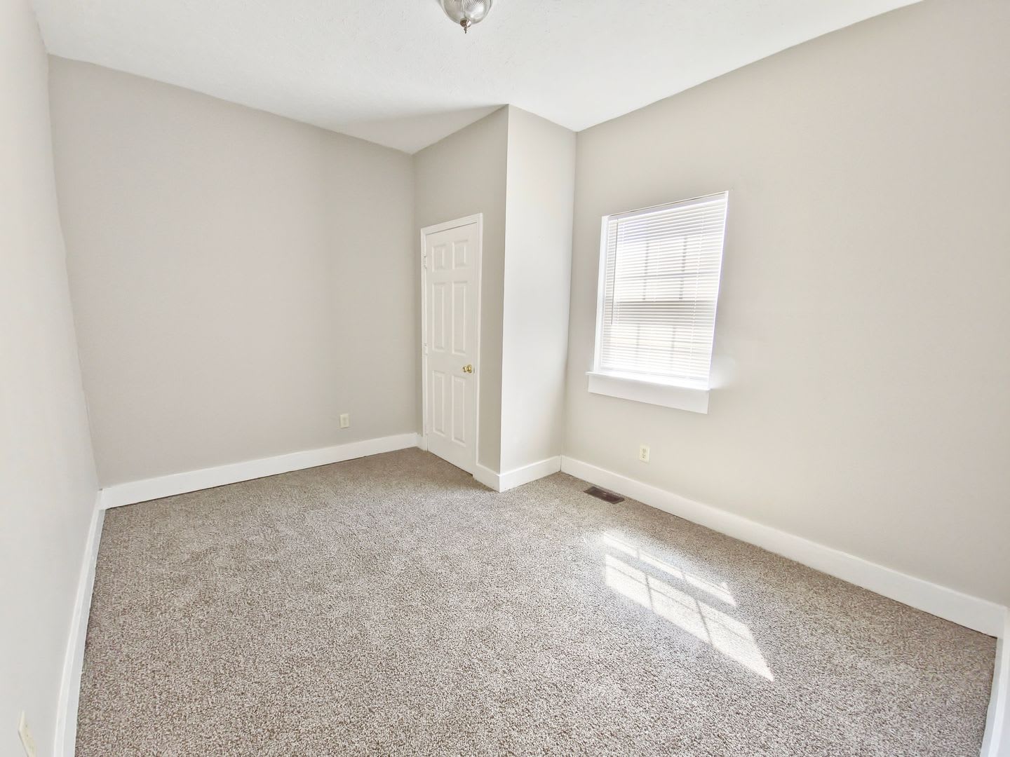 Spacious Three Bedroom House – photo 5