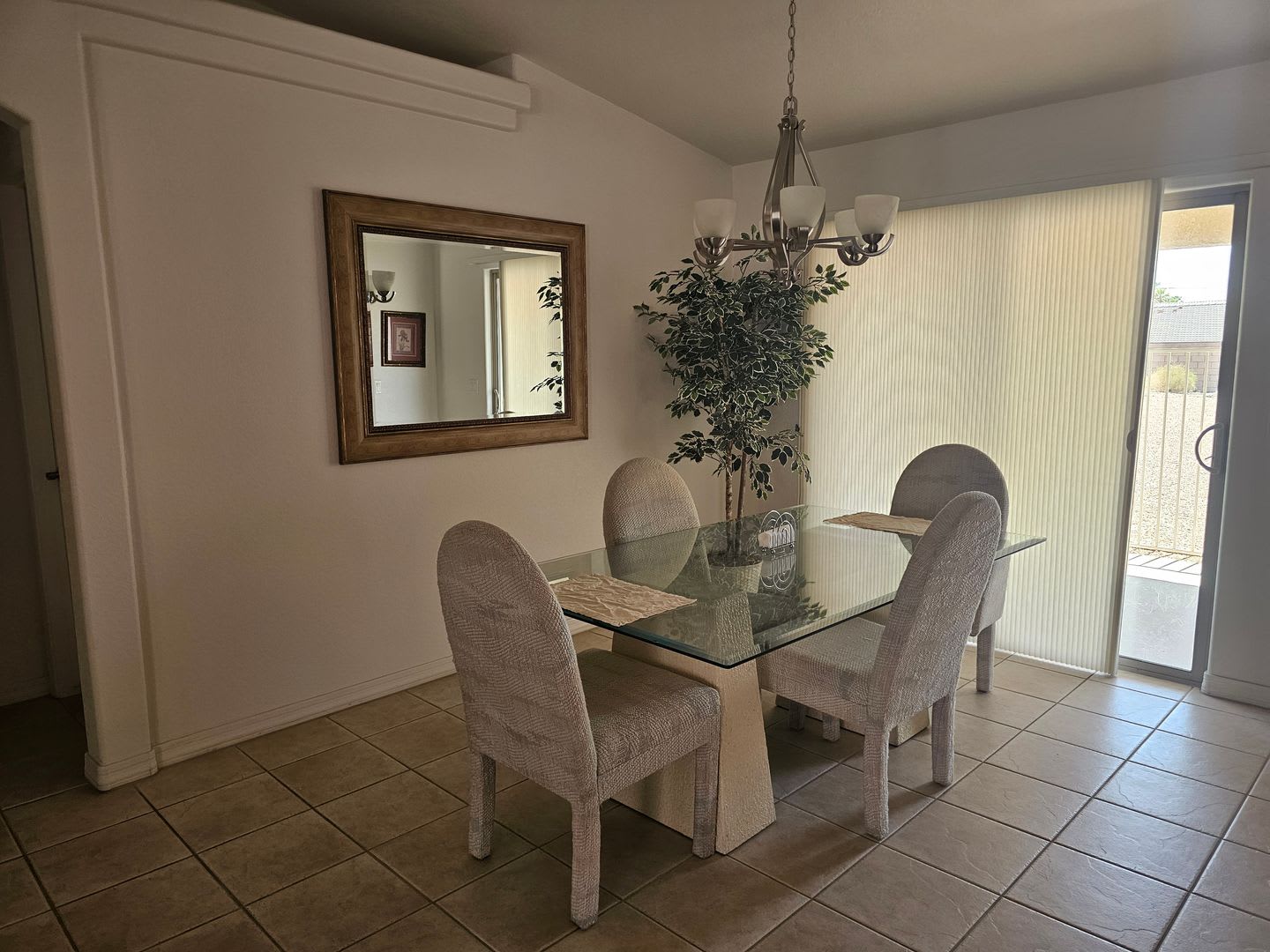 Unfurnished Long Term (shows furniture updated photos soon) – photo 5